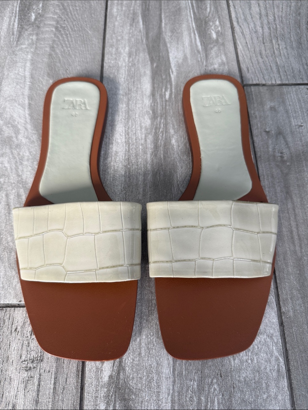 Zara Croc-Embossed Slide